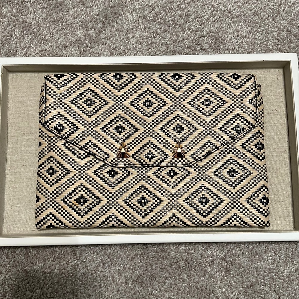 Stella & Dot geometric patterned black & beige clutch with magnetic close